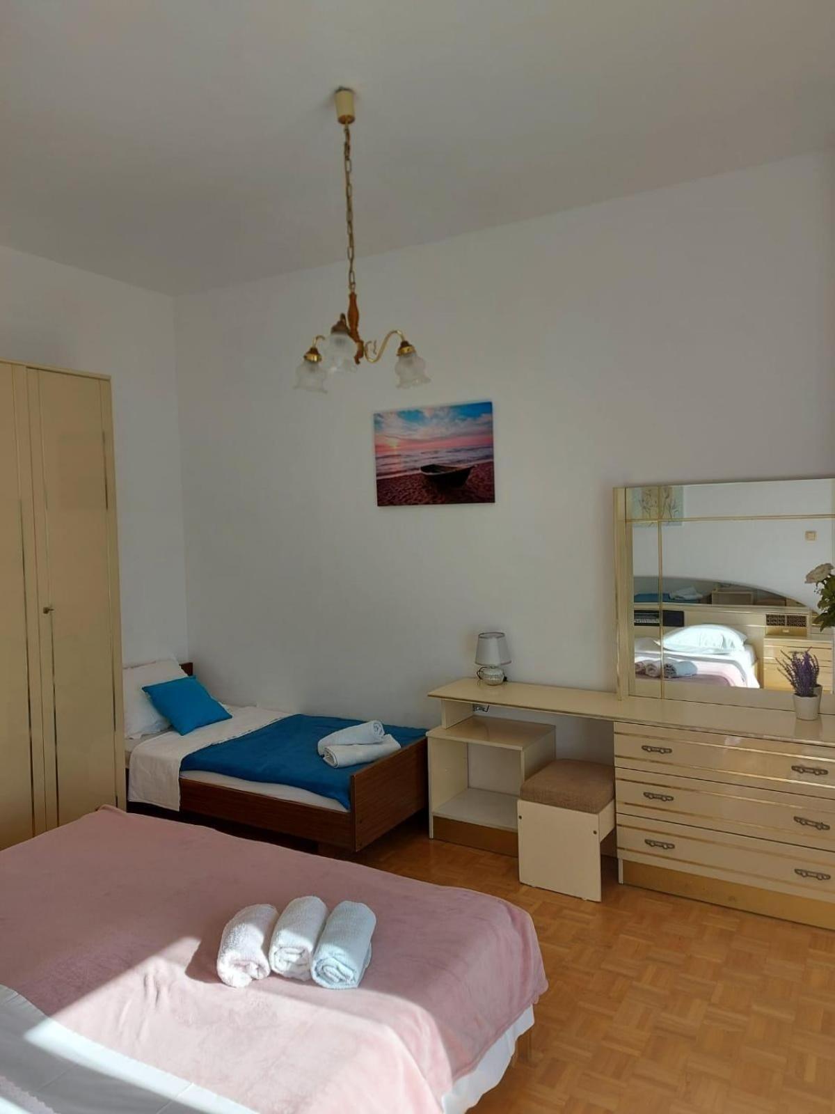 Apartments By The Sea Duce, Omis - 2731 Дуги Рат Стая снимка